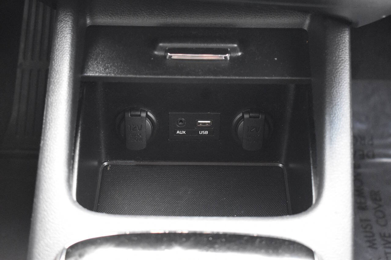 Vehicle image 33 of 38