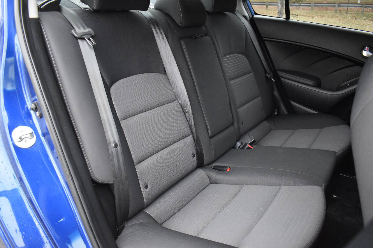 Vehicle image 15 of 38