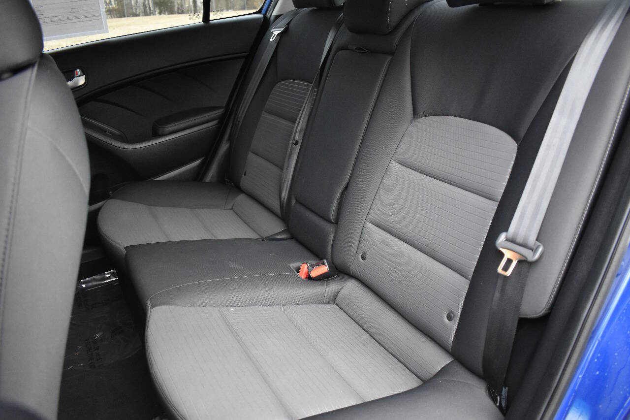 Vehicle image 14 of 38