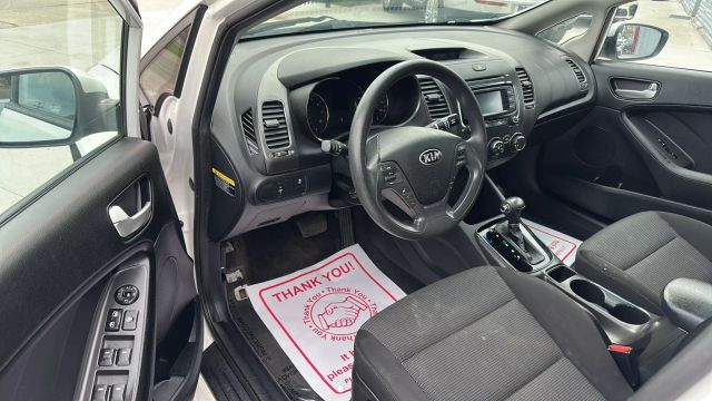 Vehicle image 9 of 15