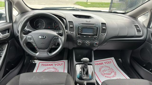 Vehicle image 13 of 15
