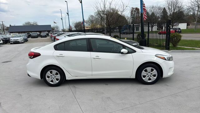 Vehicle image 6 of 15