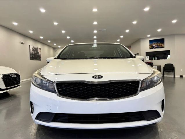 2017 Kia Forte S Image 2 of 43