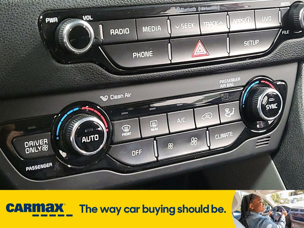 Vehicle image 21 of 31