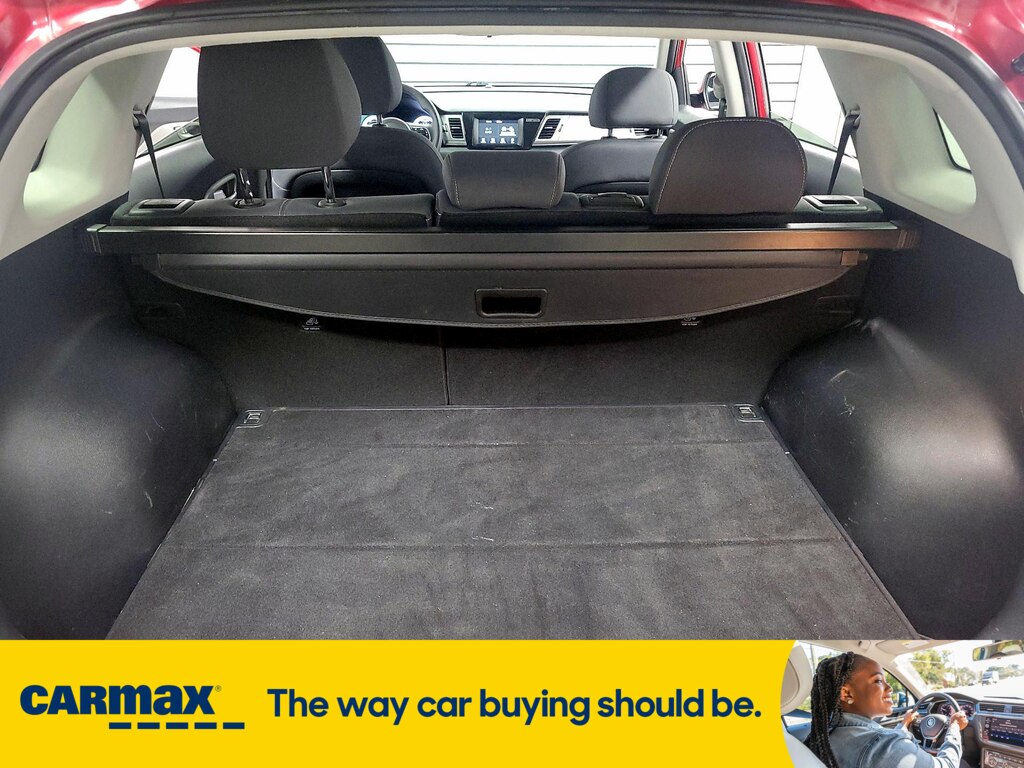 Vehicle image 25 of 31