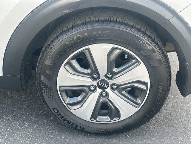 Vehicle image 38 of 41