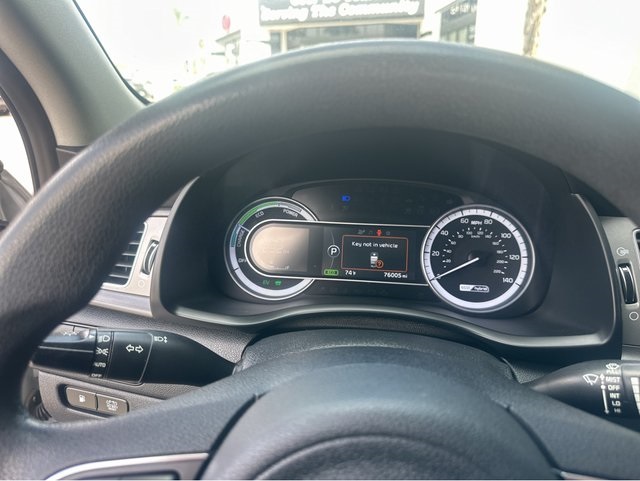 Vehicle image 11 of 41