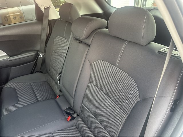 Vehicle image 17 of 41