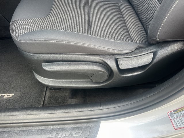 Vehicle image 33 of 41