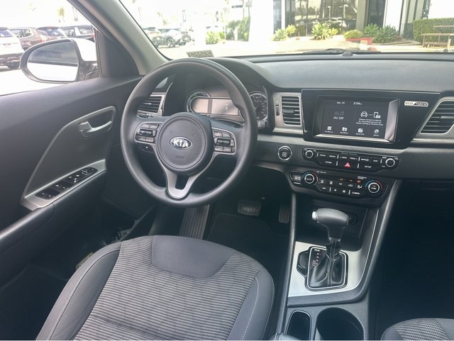 Vehicle image 13 of 41