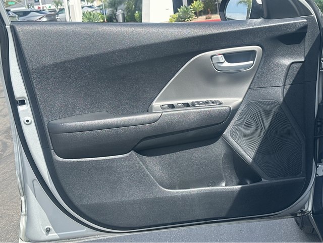 Vehicle image 34 of 41