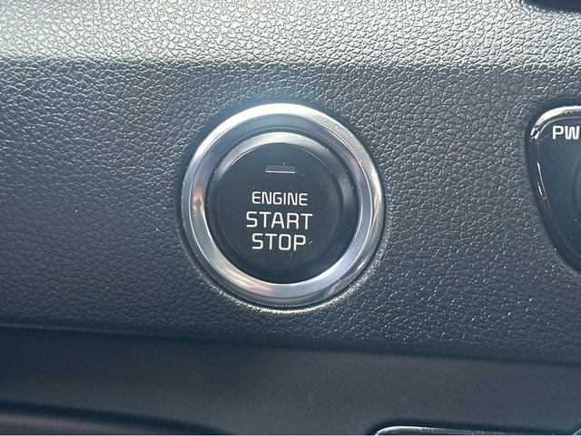 Vehicle image 25 of 41