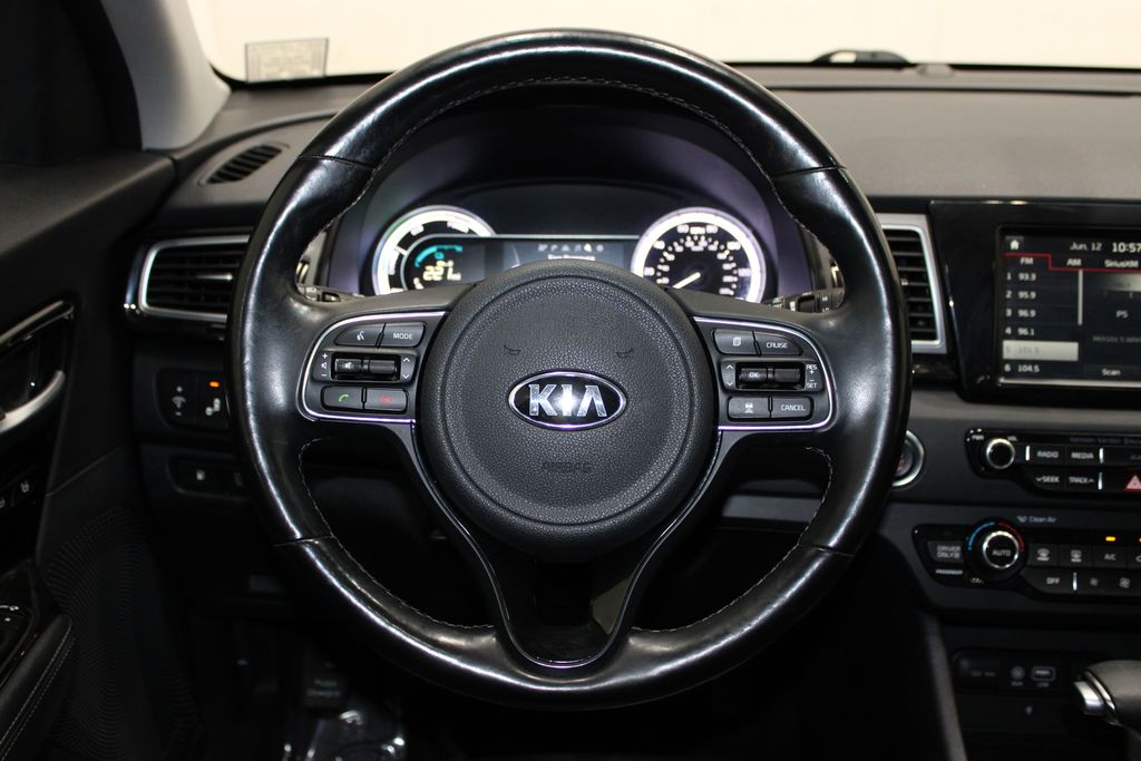 Vehicle image 19 of 45