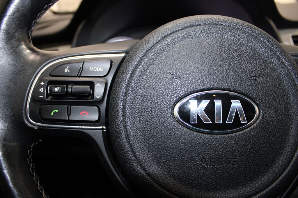 Vehicle image 20 of 45