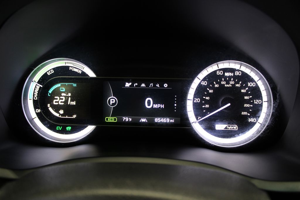 Vehicle image 22 of 45