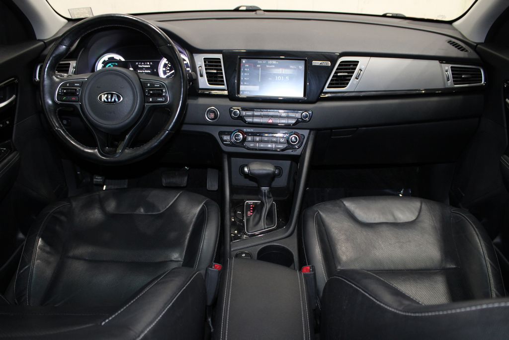 Vehicle image 24 of 45