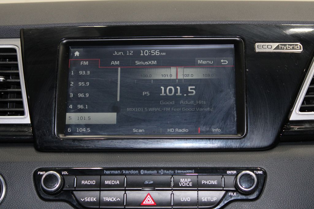 Vehicle image 25 of 45