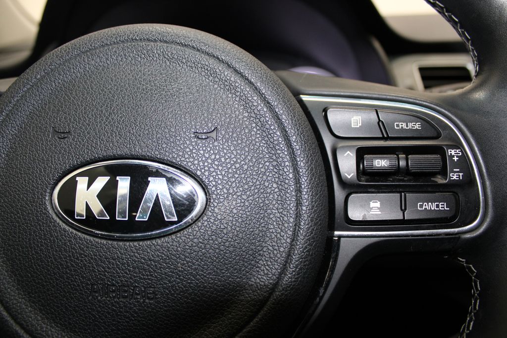 Vehicle image 21 of 45