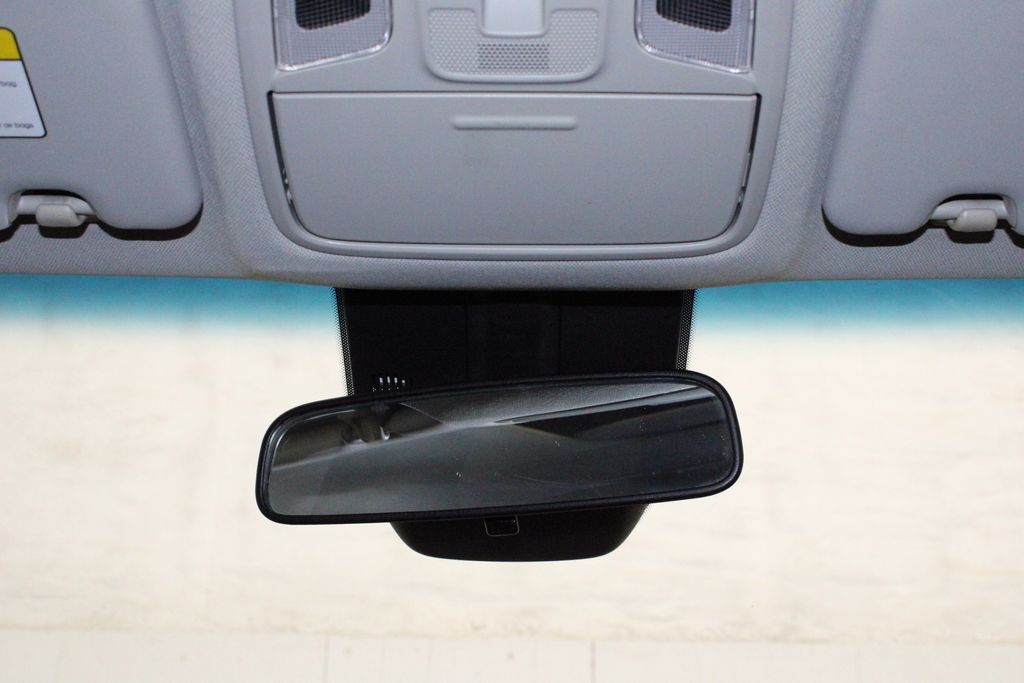 Vehicle image 23 of 45