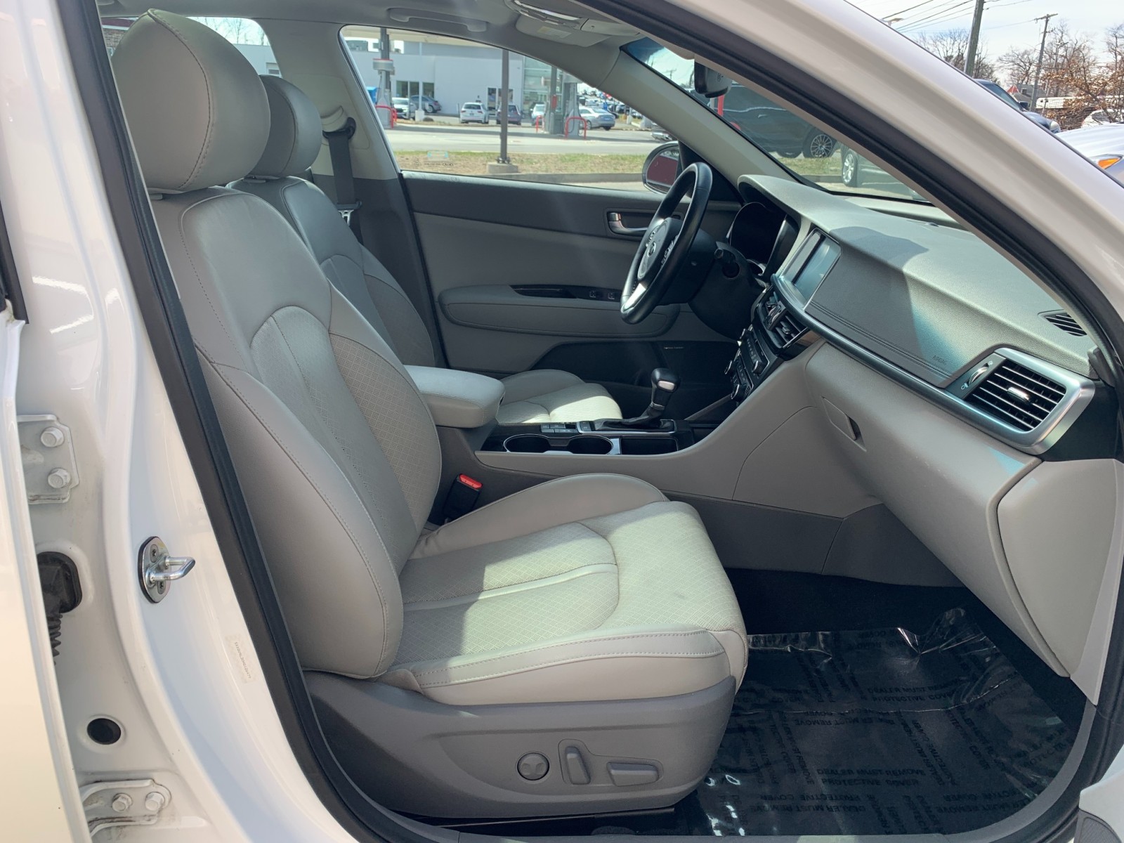Vehicle image 29 of 33