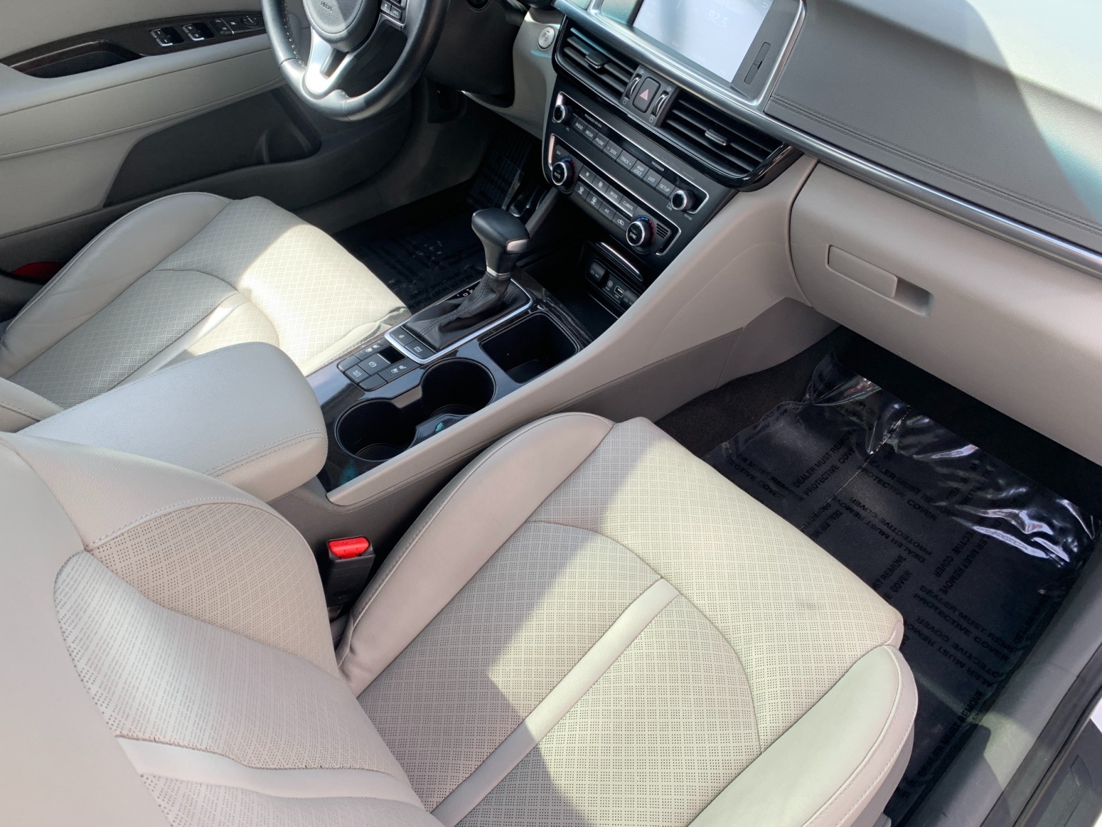 Vehicle image 31 of 33