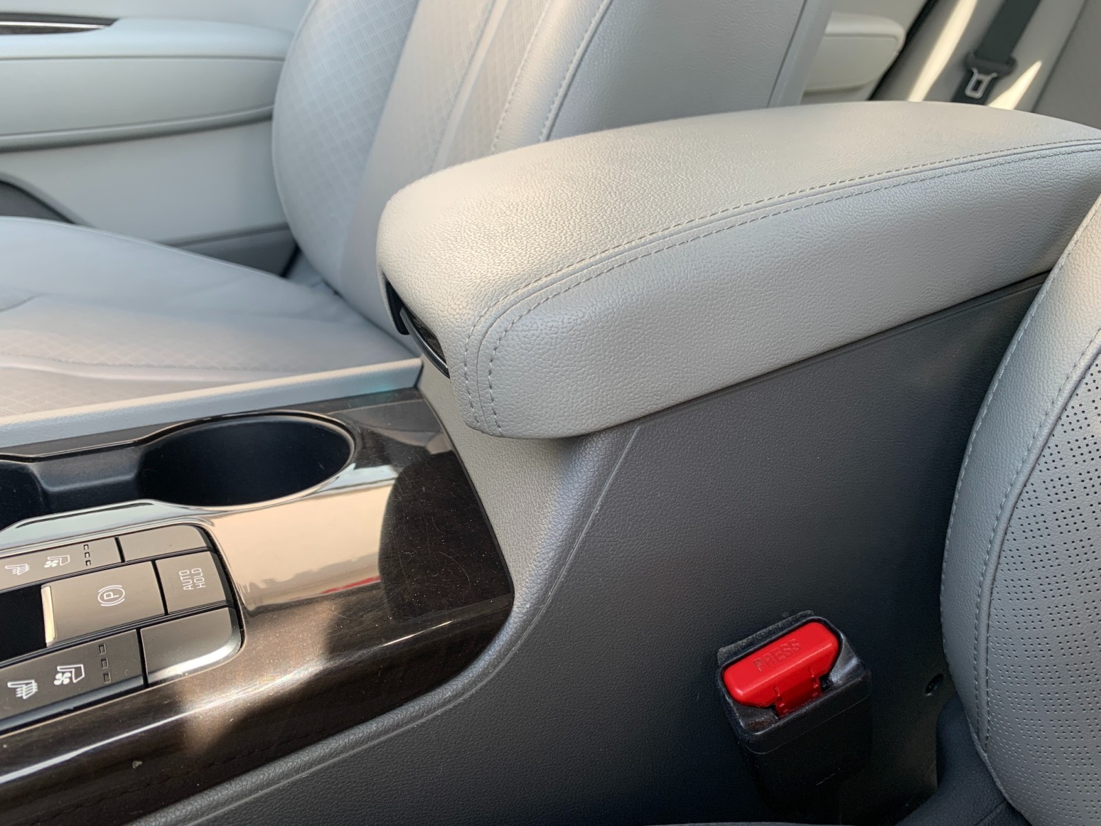 Vehicle image 16 of 33