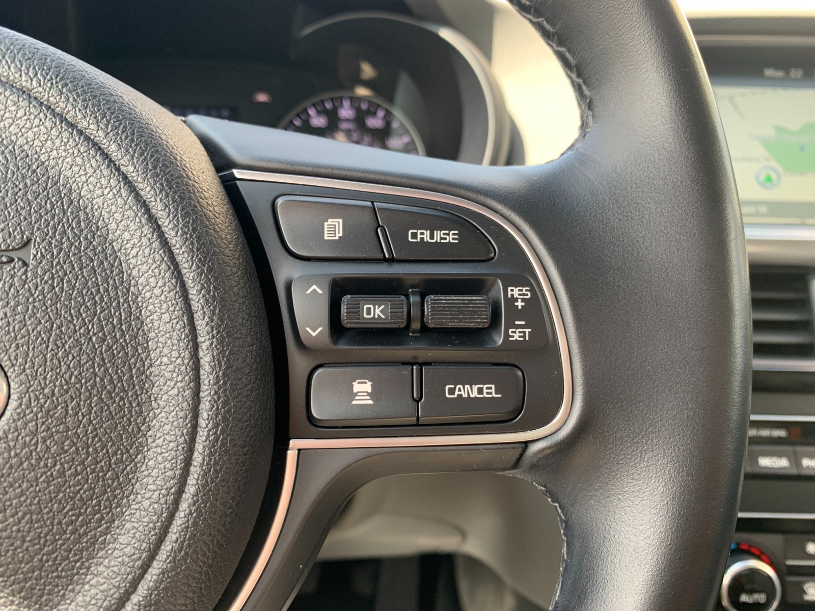 Vehicle image 14 of 33