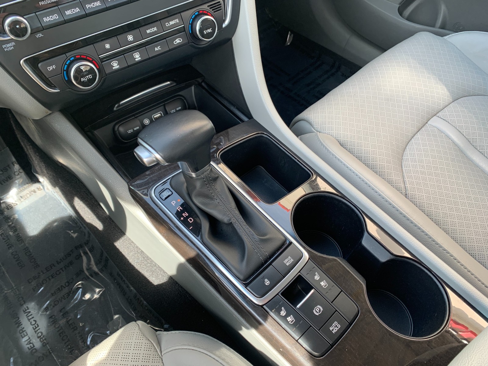 Vehicle image 15 of 33