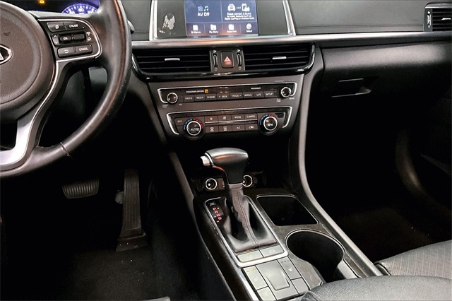 Vehicle image 8 of 32