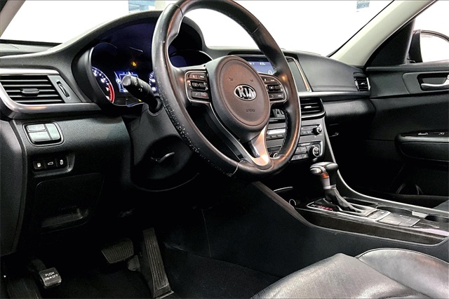Vehicle image 12 of 32