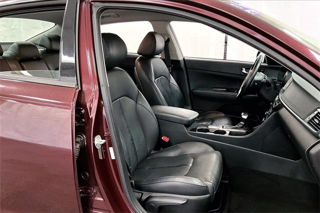 Vehicle image 9 of 32