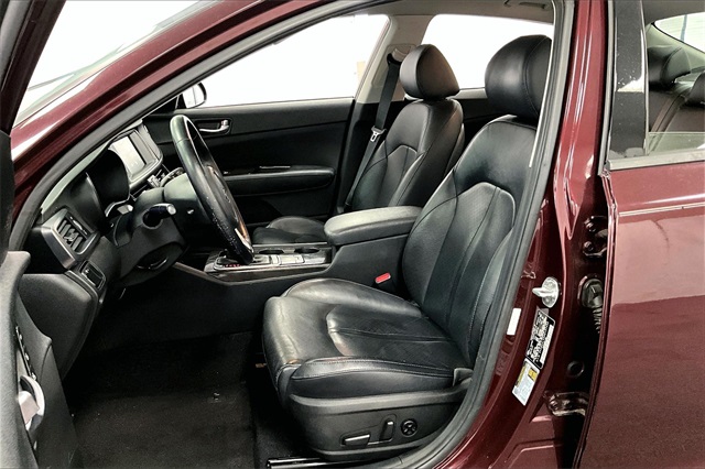 Vehicle image 24 of 32