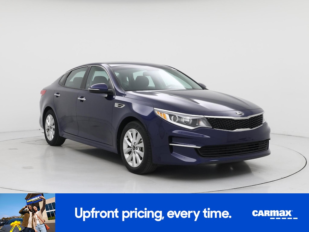 2017 Kia Optima LX Image 3 of 25