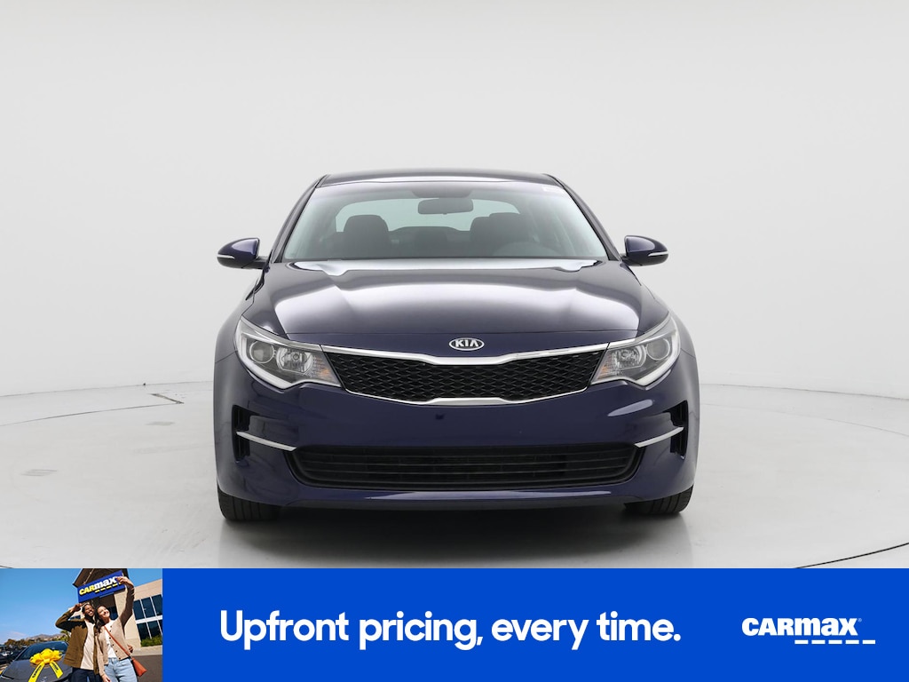 2017 Kia Optima LX Image 2 of 25