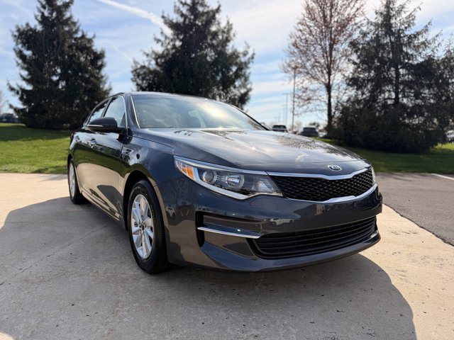 2017 Kia Optima LX Image 3 of 28