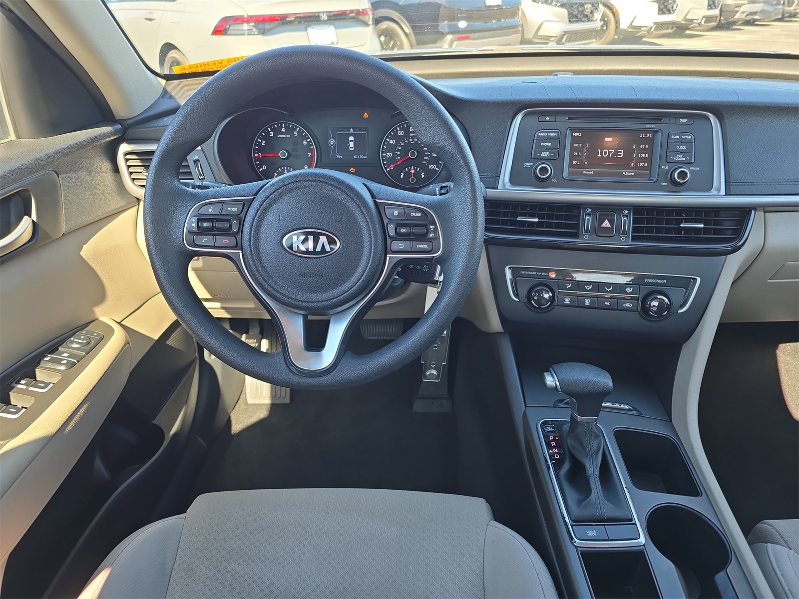 2017 Kia Optima LX Image 11 of 25