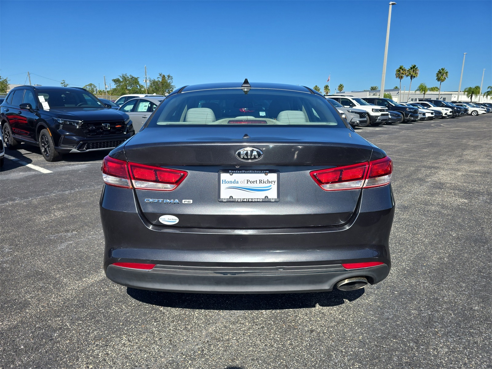 2017 Kia Optima LX Image 5 of 25