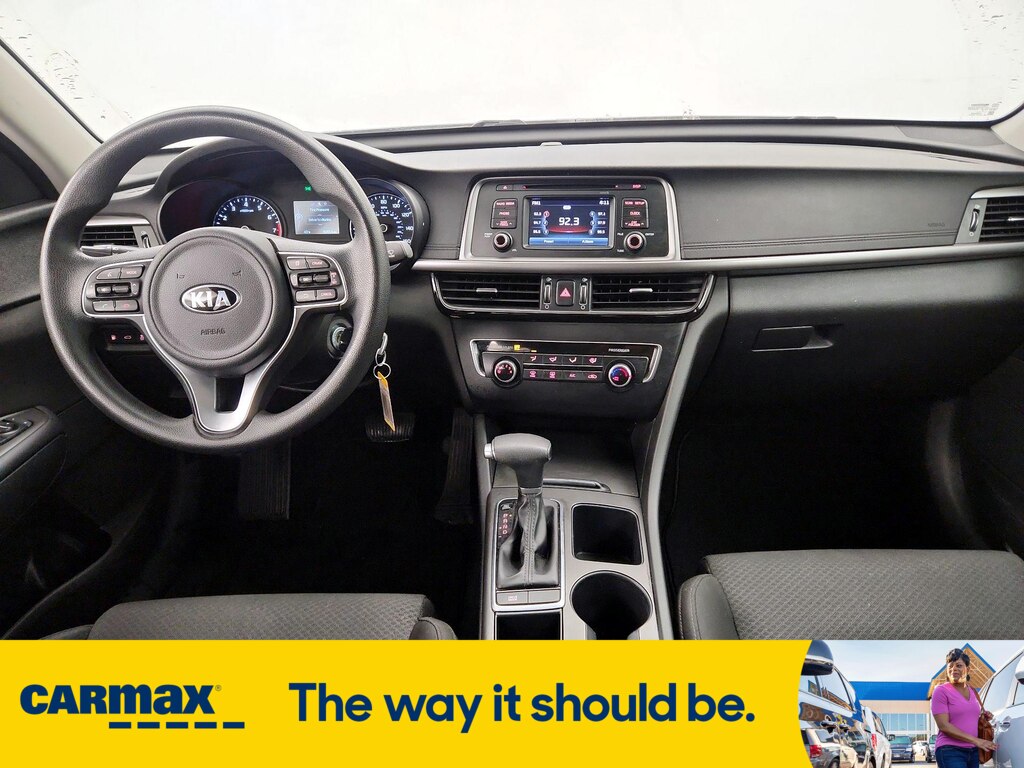 Vehicle image 11 of 32