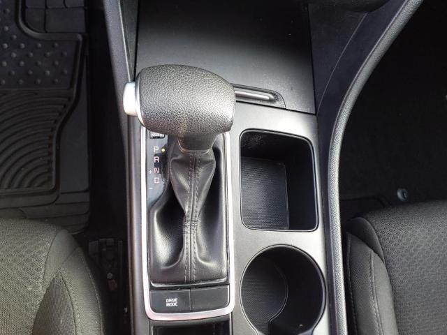 Vehicle image 18 of 23