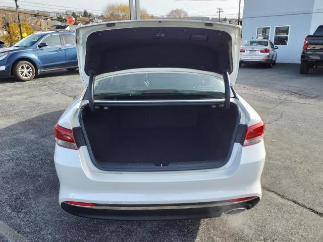Vehicle image 8 of 23