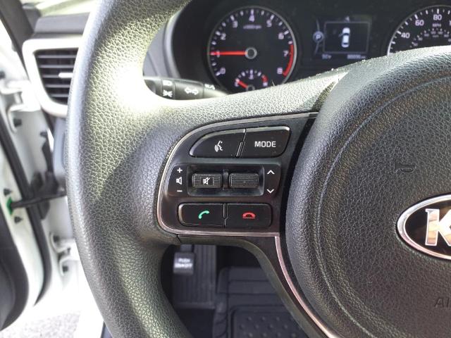 Vehicle image 19 of 23