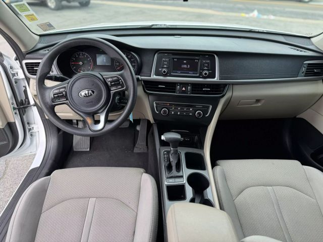 Vehicle image 13 of 16