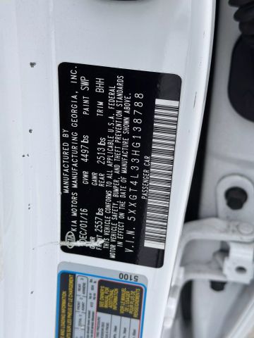 Vehicle image 14 of 16