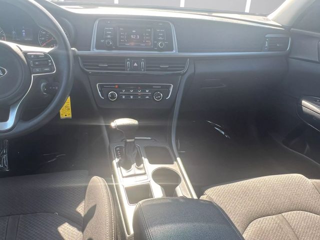 Vehicle image 16 of 25