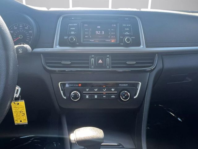 Vehicle image 17 of 25