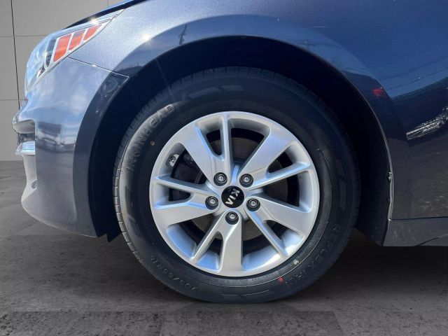 Vehicle image 22 of 25