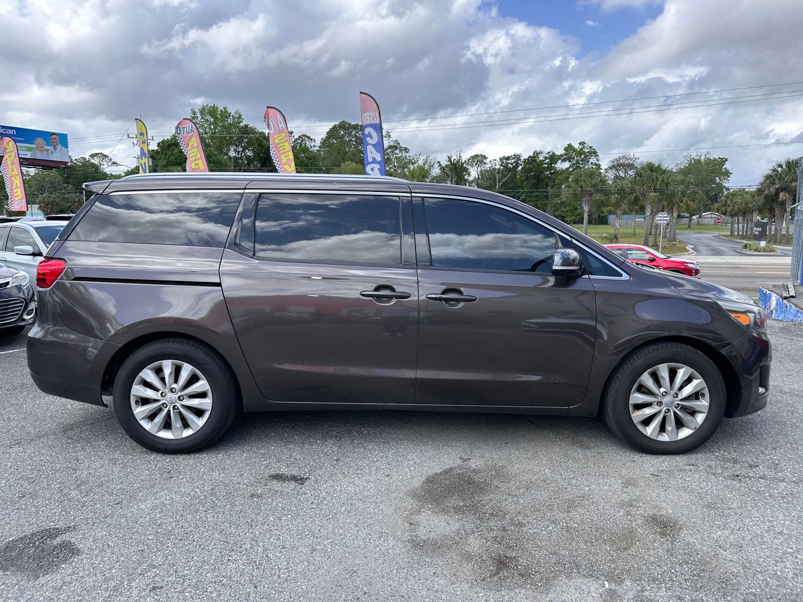 Vehicle image 4 of 21