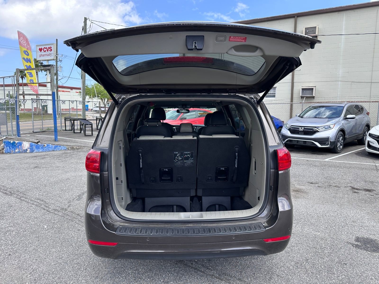 Vehicle image 16 of 21