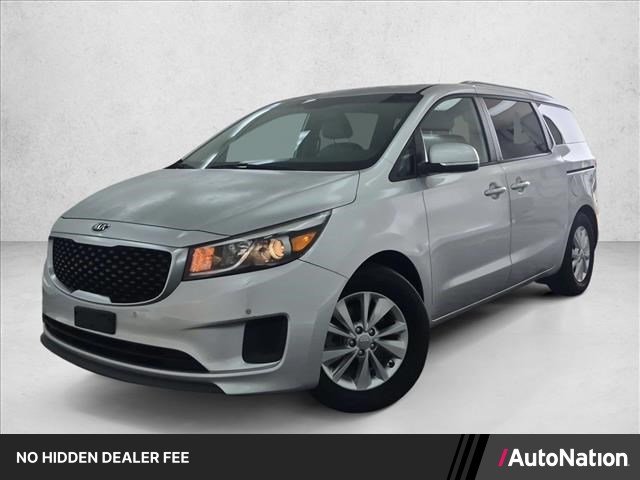 2017 Kia Sedona LX Image 2 of 29