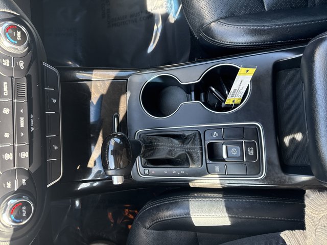 Vehicle image 28 of 30